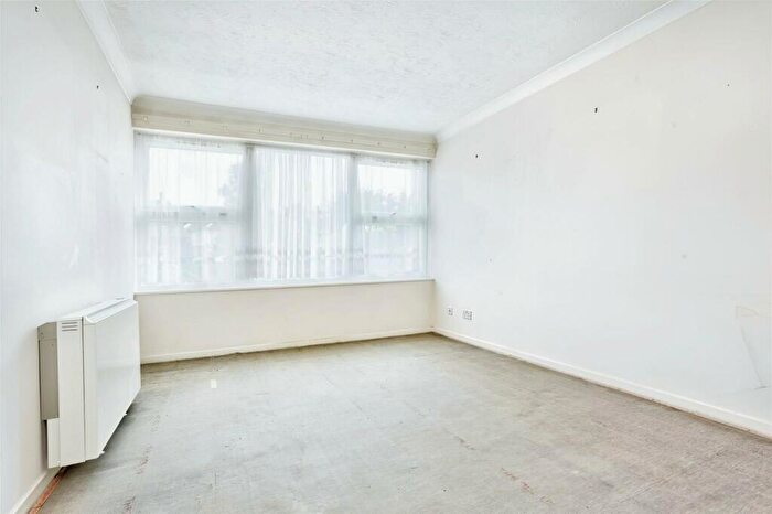 1 Bedroom Apartment For Sale In Wilbury Avenue, Hove, BN3