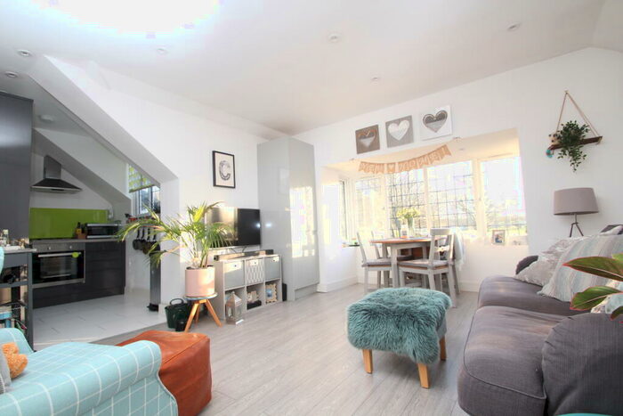 2 Bedroom Flat To Rent In Duppas Hill Road, Croydon, CR0