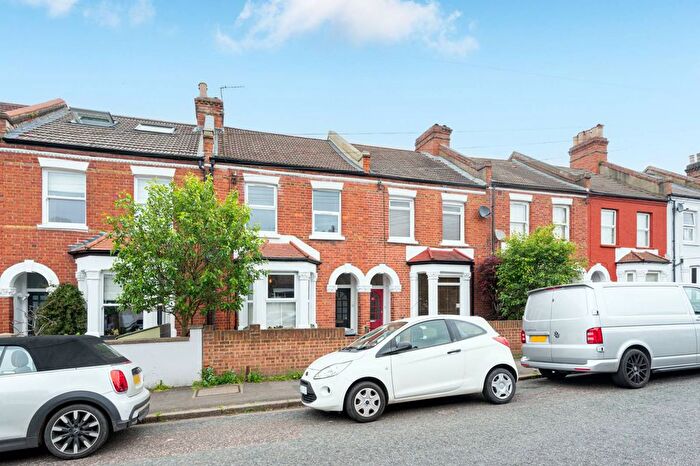 1 Bedroom Flat To Rent In Natal Road, Streatham Common, London, SW16
