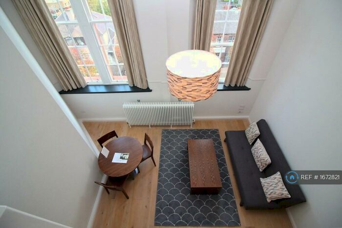 Studio To Rent In Mcdonald Road, Edinburgh, EH7