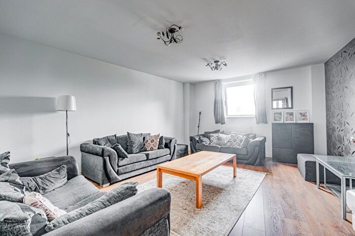 2 Bedroom Flat For Sale In Palgrave Gardens, London, NW1