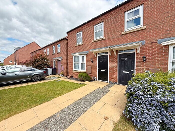 3 Bedroom Semi Detached House To Rent In Knaresborough Drive, Grantham, NG31