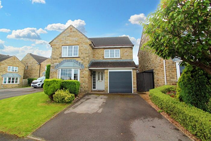4 Bedroom Detached House For Sale In Hawthorne Way, Shelley, Huddersfield, HD8