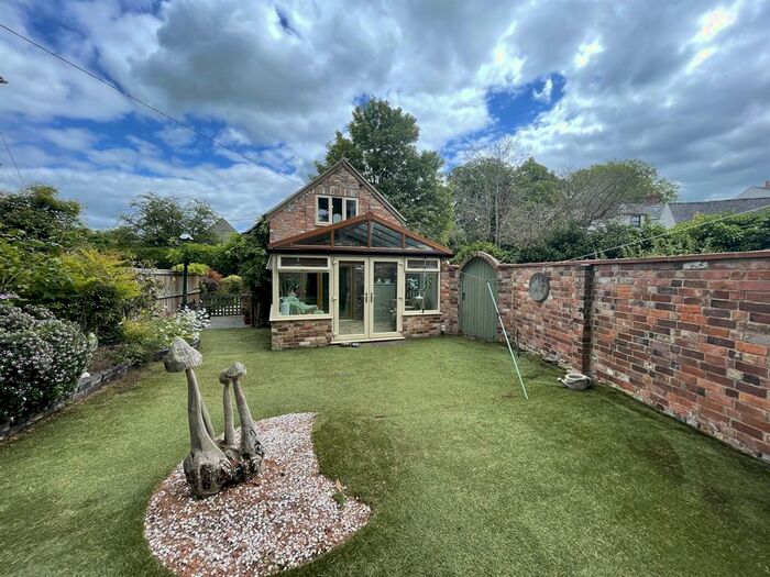 2 Bedroom Detached House For Sale In Bath Road, Frocester, Stonehouse, GL10