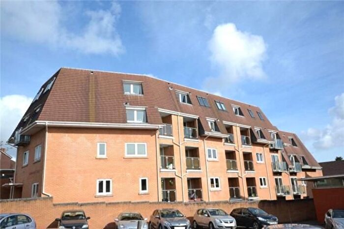 2 Bedroom Flat To Rent In Lakelands Court, Rhydypenau Road, Cyncoed, CF23