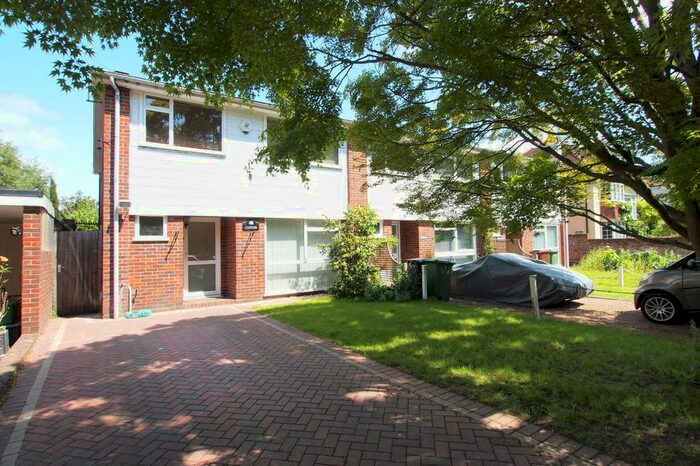 4 Bedroom End Of Terrace House To Rent In Church Street, Ewell Village, Surrey, KT17