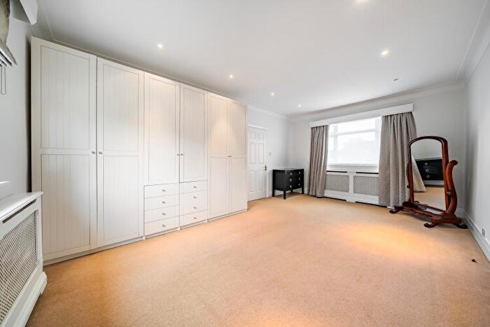 5 Bedroom House To Rent In Orchard Rise, Kingston Upon Thames, KT2