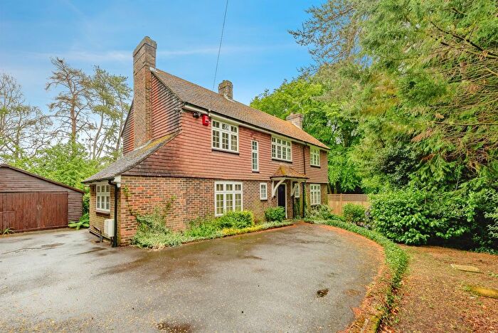 5 Bedroom Detached House For Sale In Green Lane, Worth, Crawley, RH10