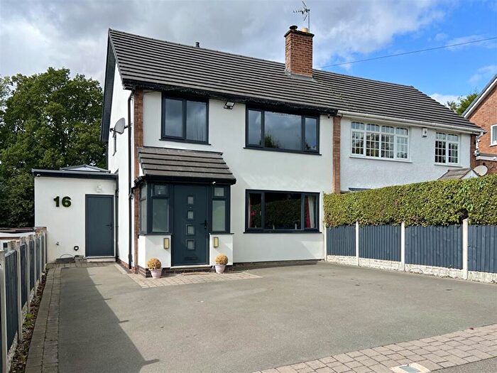 3 Bedroom Semi-Detached House For Sale In The Green, Chaddesley Corbett, Kidderminster, DY10