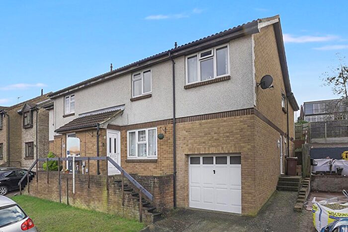 4 Bedroom Semi Detached House For Sale In Wittersham Close, Chatham, ME5