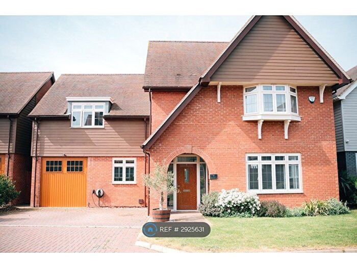 4 Bedroom Detached House To Rent In Greenford Crescent, Milton Keynes, MK10