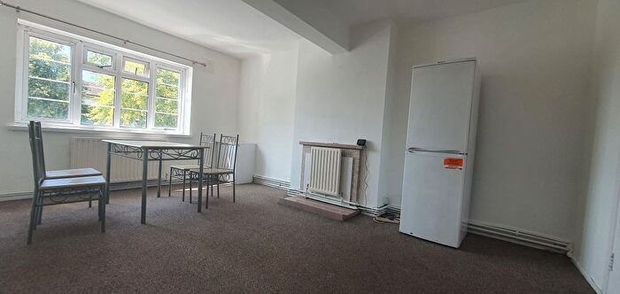 3 Bedroom Flat To Rent In Lady Margaret Road, Southall, UB1