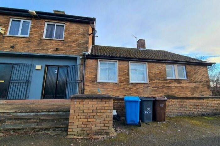 4 Bedroom Flat To Rent In 80 Eastham Way, Manchester M38