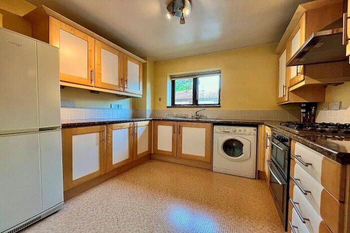 1 Bedroom Flat To Rent In Albemarle Road, Beckenham, BR3