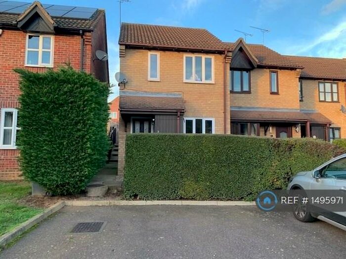 2 Bedroom Semi-Detached House To Rent In Dashwood Close, Ipswich, IP8