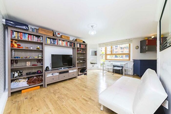 1 Bedroom Flat To Rent In Berenger Walk, World's End Estate, London, SW10