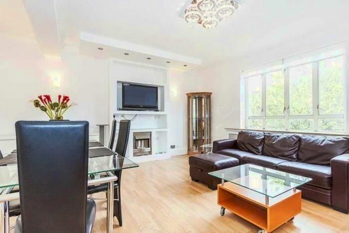 2 Bedroom Flat To Rent In Cromwell Road, London, SW5