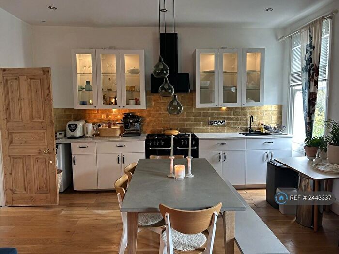 1 Bedroom Flat To Rent In Amhurst Road, London, E8