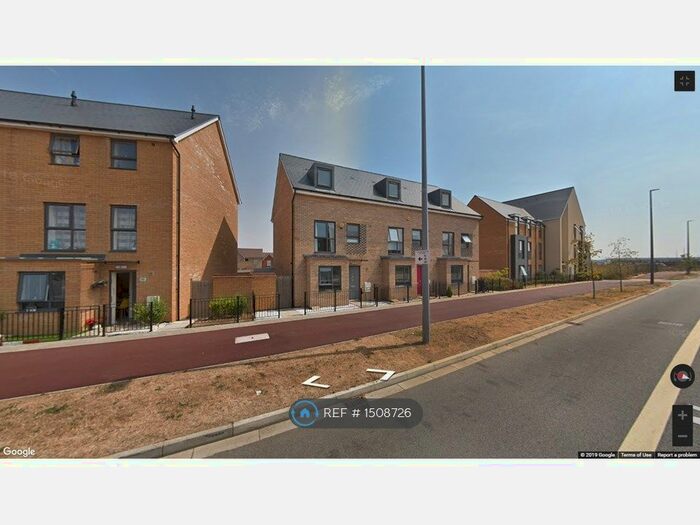 4 Bedroom Semi-Detached House To Rent In Fenstreet, Milton Keynes, MK10