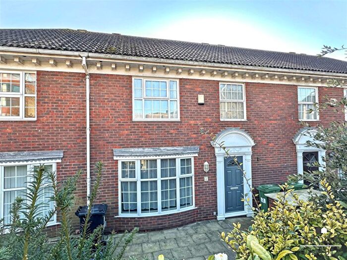 3 Bedroom Property For Sale In Upperton Road, Eastbourne, BN21