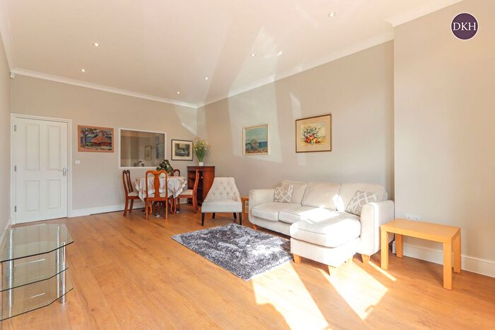 1 Bedroom Flat To Rent In Fitzroy House, Dwight Road, Watford, Hertfordshire, WD18