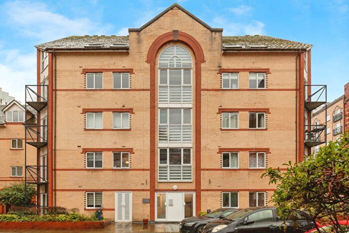 2 Bedroom Flat For Sale In Ferry Street, Bristol, BS1