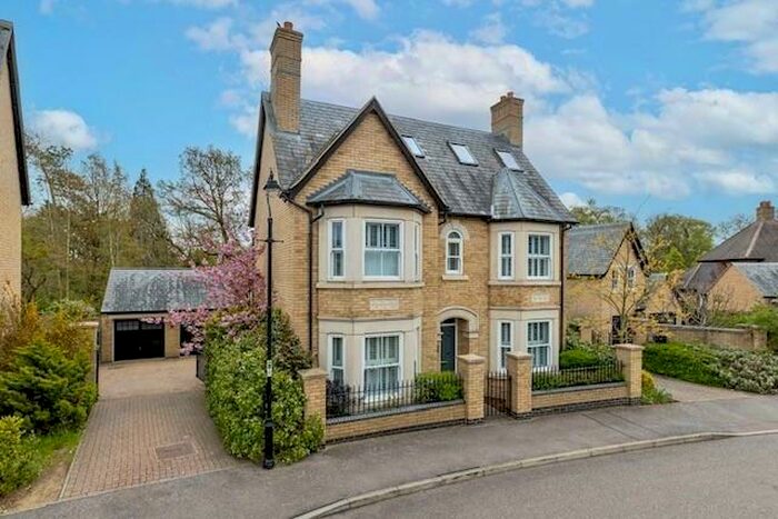 6 Bedroom Detached House To Rent In Fleming Drive, Fairfield, Hitchin, SG5