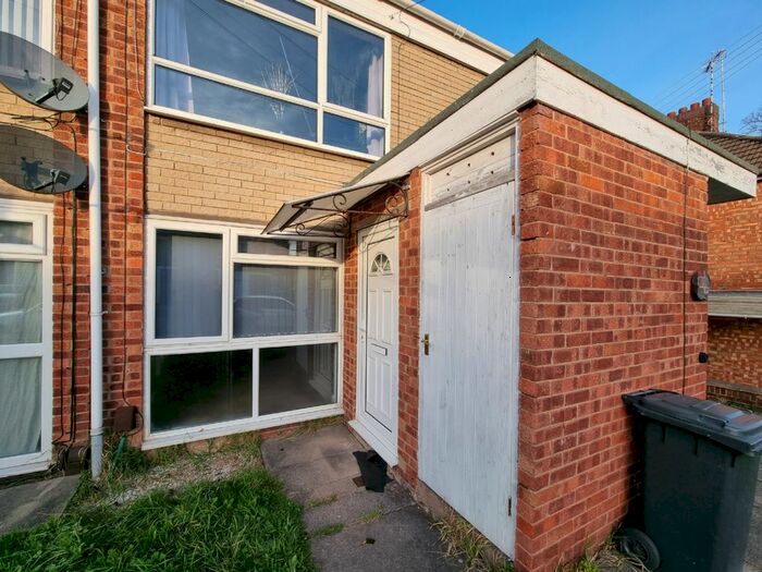 2 Bedroom Flat To Rent In Nevanthon Road, Dane Hills, Leicester LE3