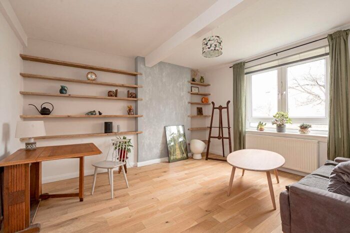1 Bedroom Flat For Sale In / Hutchison Avenue, Edinburgh, EH14