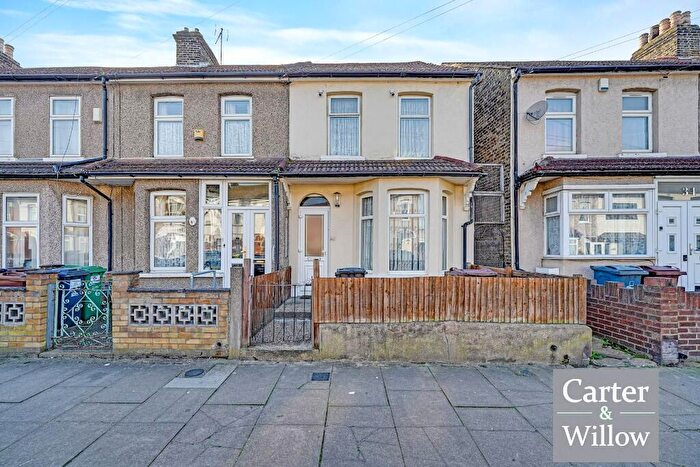 3 Bedroom Terraced House For Sale In Harrow Road, Barking, IG11