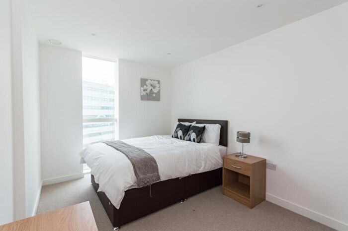 1 Bedroom Flat To Rent In Pinnacle Apartments, Saffron Central Square, Croydon, London, CR0