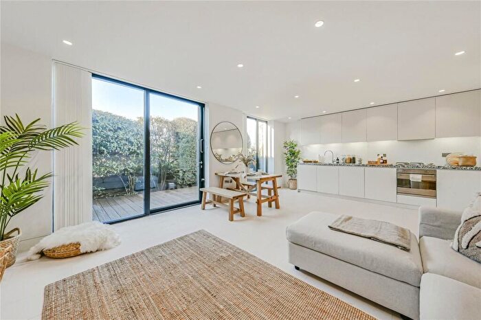 2 Bedroom Flat To Rent In Oval Road, Camden Town, NW1