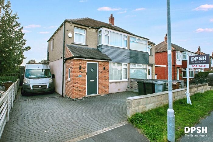 3 Bedroom Semi-Detached House For Sale In Waincliffe Drive, Leeds, LS11