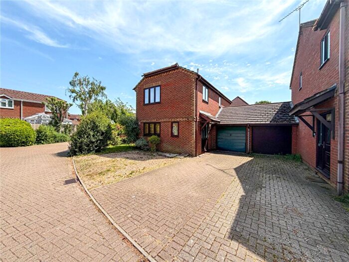 3 Bedroom Semi-Detached House For Sale In Oaktrees, Ash, Surrey, GU12