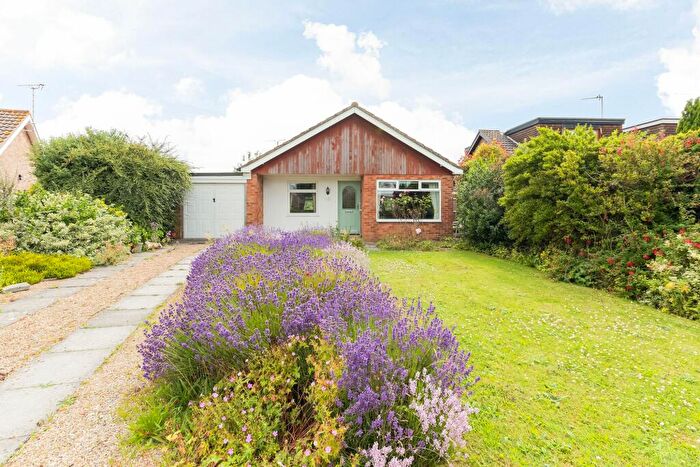 2 Bedroom Detached Bungalow For Sale In Crafts End, Chilton, OX11