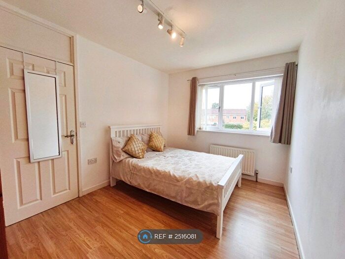 2 Bedroom End Of Terrace House To Rent In Troutbeck Avenue, Manchester, M4