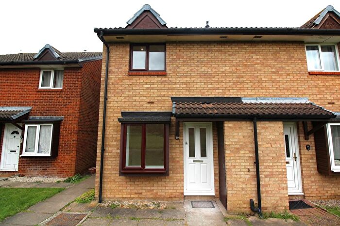 1 Bedroom End Of Terrace House To Rent In Juniper Way, RM3