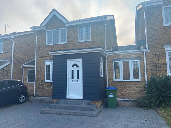 4 Bedroom Link Detached House To Rent In Telscombe Cliffs, Peacehaven, BN10