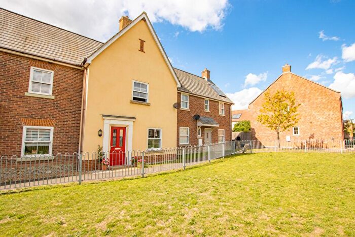 3 Bedroom Terraced House For Sale In Owen Cole Close, Great Massingham, PE32
