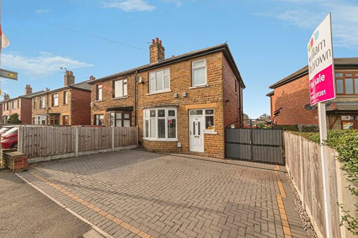 3 Bedroom Semi Detached House For Sale In Leeds Road, Dewsbury, WF12