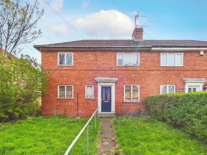 3 Bedroom Semi Detached House For Sale In Tiverton Walk, Speedwell, Bristol, BS16