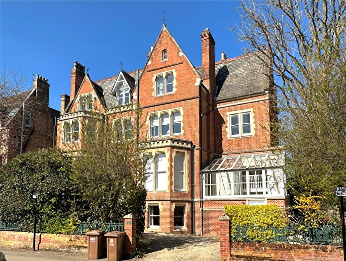 4 Bedroom Apartment To Rent In Norham Gardens, Oxford, Oxfordshire, OX2