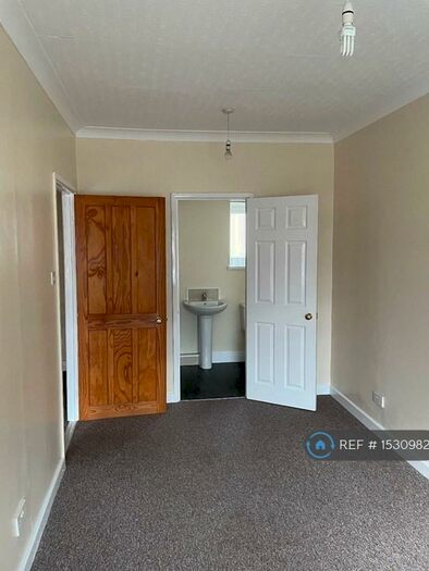 3 Bedroom Terraced House To Rent In Glanmor Terrace, Llanelli, SA15