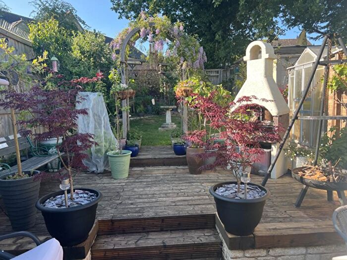 2 Bedroom Bungalow For Sale In Windmill Road, North Leigh, OX29