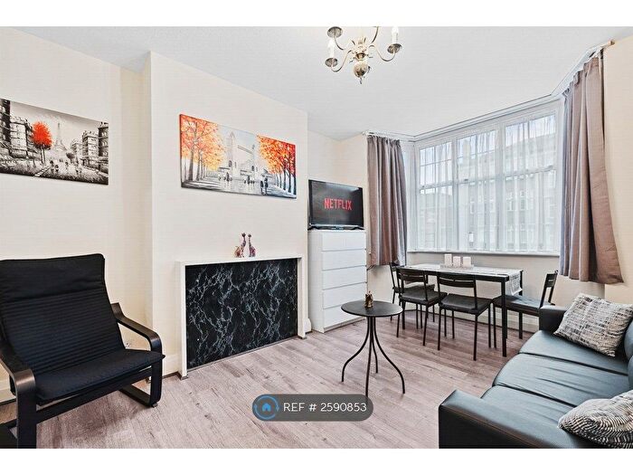2 Bedroom Flat To Rent In Vivian Avenue, London, NW4