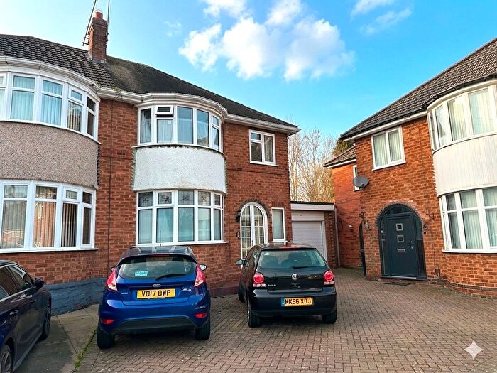 3 Bedroom Semi Detached House For Sale In Ann Croft, Birmingham, West Midlands, B26