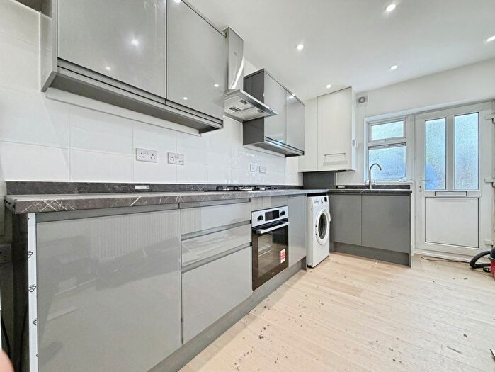 2 Bedroom Property To Rent In Staines Road, Feltham, TW14