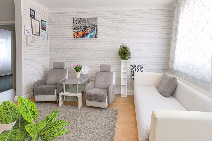 2 Bedroom Flat To Rent In Whittington Road, London, N22