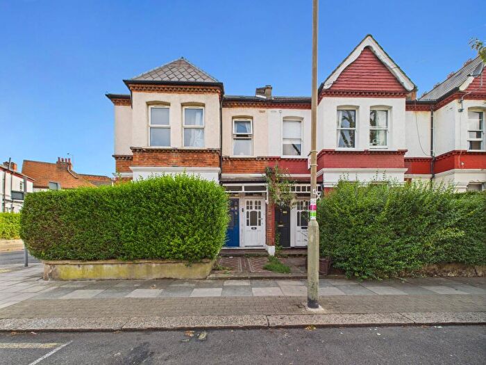 4 Bedroom Flat To Rent In Oakmead Road, Balham, SW12