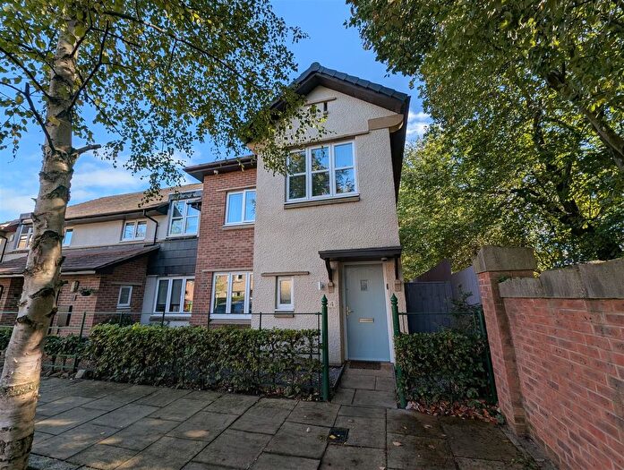 4 Bedroom Terraced House For Sale In Sans Pareil Square, Darlington, DL2